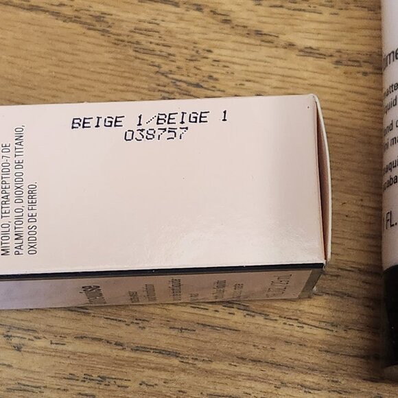 MaryKay TimeWise Matte-Wear Liquid Foundation BEIGE 1 Sz 1 FL OZ - Picture 3 of 4